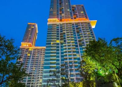 Luxury Hight-rise Condominium for Sale  Riviera wong Amart