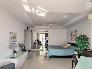 Sea View Condo for Sale at Jomtien Plaza Condotel