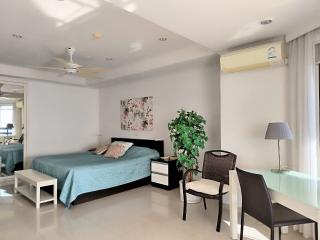 Sea View Condo for Sale at Jomtien Plaza Condotel