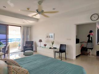 Sea View Condo for Sale at Jomtien Plaza Condotel