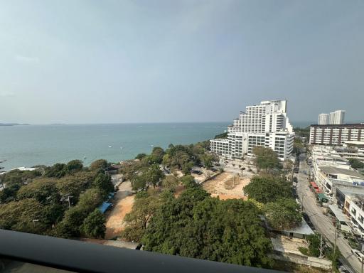 Condo for Sale Andromeda Pratumnuk Hill