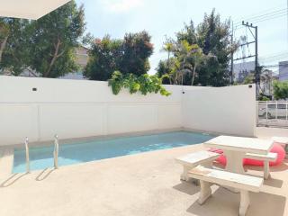 Modern Pool Villa for Rent !!