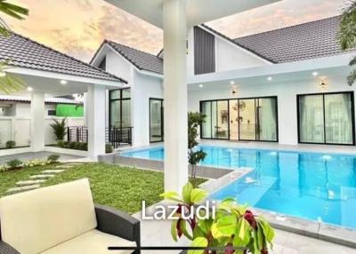 3 Beds 4 Baths 300 SQ.M. Luxury Pool Villa in East Pattaya