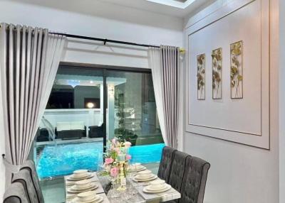 3 Beds 4 Baths 300 SQ.M. Luxury Pool Villa in East Pattaya