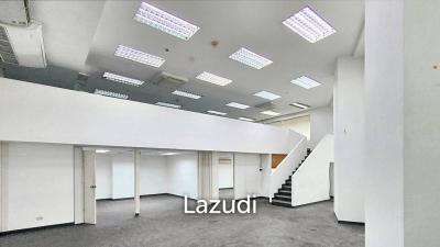 Office/Retail space for rent in Huaykwang