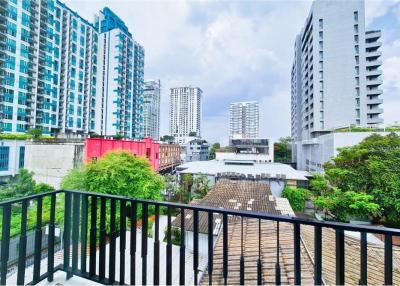 Cozy Cat-Friendly 2BR Apartment in Low-Rise Thonglor Building - 920071001-12575