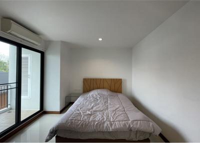 For Rent : Modern 3BR Apartment in Ekamai Soi 12 - 920071001-12576