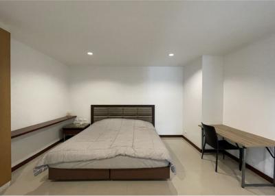 For Rent : Modern 3BR Apartment in Ekamai Soi 12 - 920071001-12576