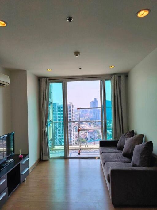 Condo for Rent at The Complete Narathiwas