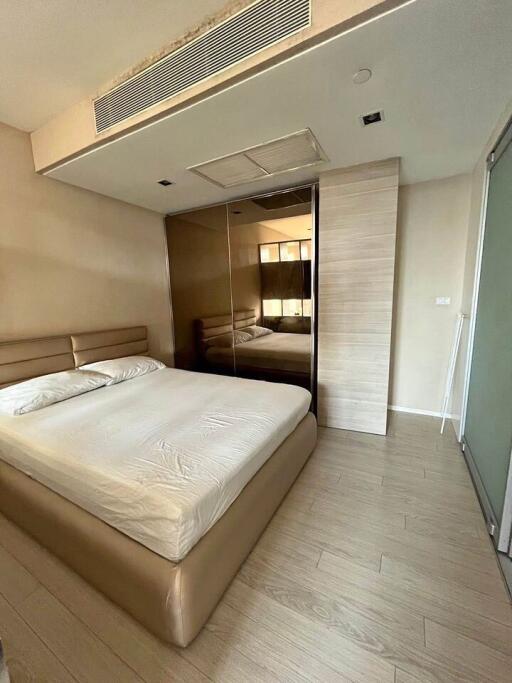 Condo for Sale at The Room Sukhumvit 21