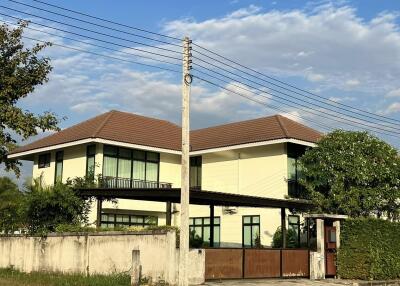 House for Sale in San Phak Wan, Hang Dong.