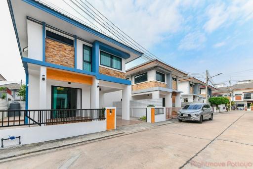 3 Bed House For Sale In East Pattaya - Uraiwan Park View