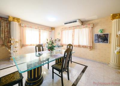 4 Bed House For Sale In North Pattaya - Not In A Village