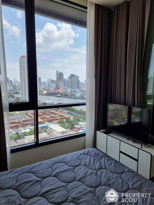 Studio Condo at Chapter Charoennakhon–riverside near BTS Krung Thon Buri