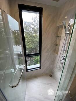 1-BR Condo at Ideo Mobi Sukhumvit 40 near BTS On Nut (ID 426153)