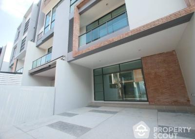 4-BR Townhouse at Siri Square Charoenkrung 80 in Bang Kho Laem