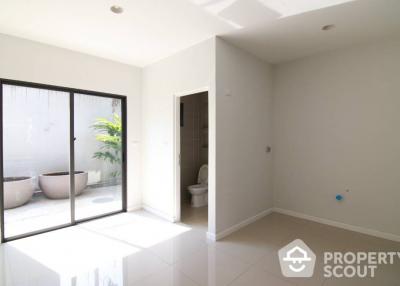 4-BR Townhouse at Siri Square Charoenkrung 80 in Bang Kho Laem