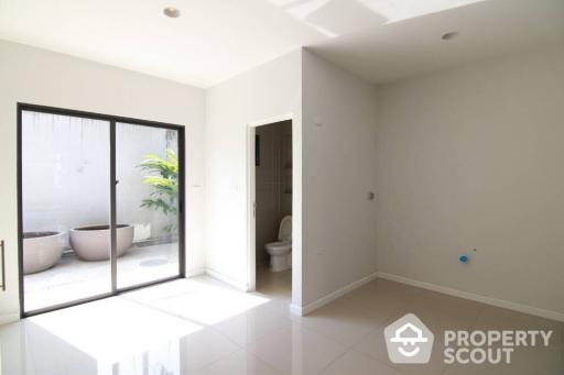 4-BR Townhouse at Siri Square Charoenkrung 80 in Bang Kho Laem