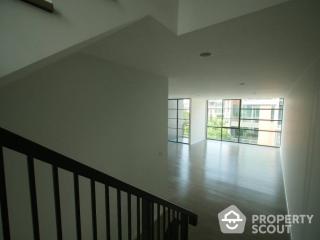 4-BR Townhouse at Siri Square Charoenkrung 80 in Bang Kho Laem