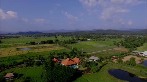 ขายบ้านสไตล์ล้านนาพร้อมสระว่ายน้ำในดอยสะเก็ด