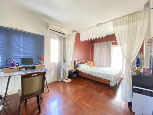 Nice 4 bedroom corner unit for sale in Doi Saket