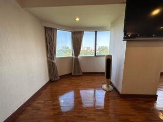 4 Bedroom Condo for Rent/Sale at Hillside 4