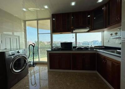 4 Bedroom Condo for Rent/Sale at Hillside 4