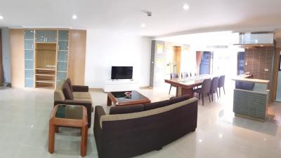 Supalai Place 3 bedroom condo for rent