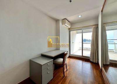 Nondzee Condominium  Large 3 Bedroom Duplex in Sathorn