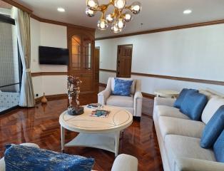 Ruamsuk Condominium  Spacious 3 Bedroom Property in Phrom Phong