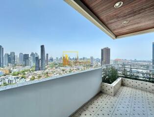 Ruamsuk Condominium  Spacious 3 Bedroom Property in Phrom Phong