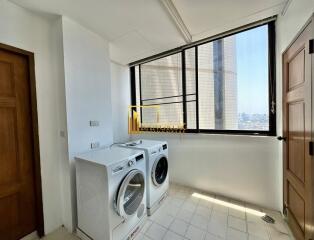 Ruamsuk Condominium  Spacious 3 Bedroom Property in Phrom Phong