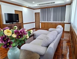 Ruamsuk Condominium  Spacious 3 Bedroom Property in Phrom Phong