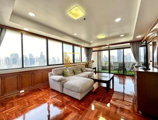 Ruamsuk Condominium  Spacious 3 Bedroom Property in Phrom Phong