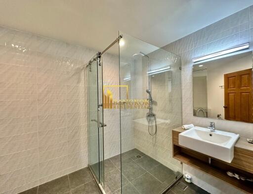 Ruamsuk Condominium  Spacious 3 Bedroom Property in Phrom Phong