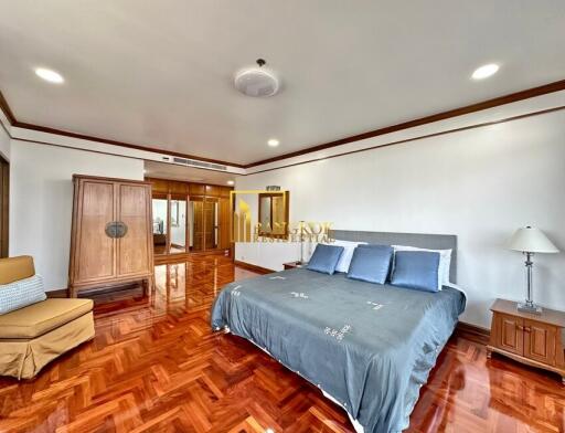 Ruamsuk Condominium  Spacious 3 Bedroom Property in Phrom Phong