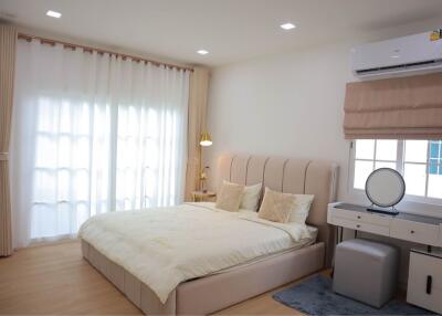 3 Bedroom House for Rent in Bang Phli.