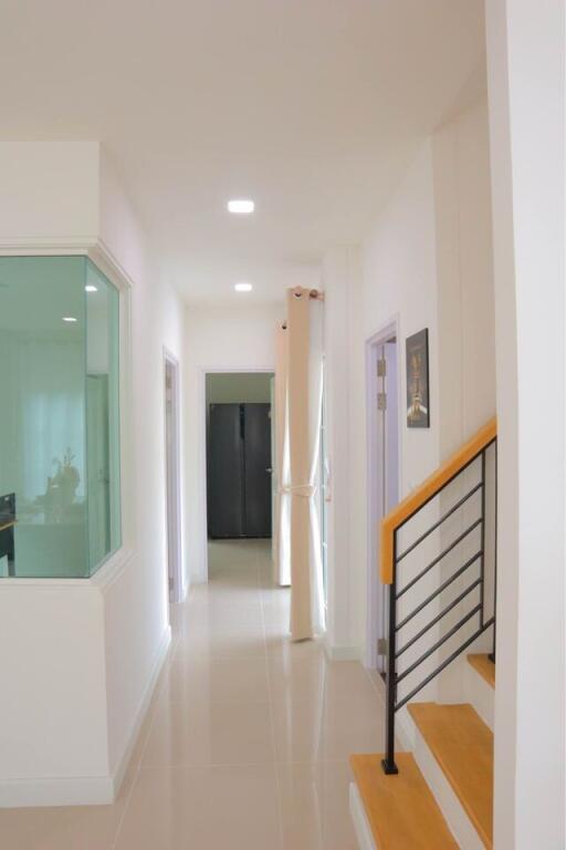 3 Bedroom House for Rent in Bang Phli.