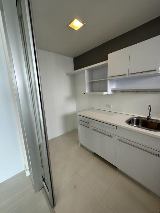 Condo for Sale at The Room Sukhumvit 64