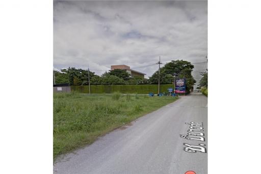 2,922 Sqm. Land listed for ฿ 32,868,000.