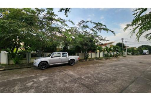 63 Sqm., 2 Beds, 1 Bath Townhouse listed for ฿ 1,850,000.