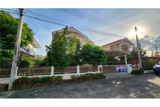 231 Sqm., 4 Beds, 3 Baths House listed for ฿ 7,300,000.