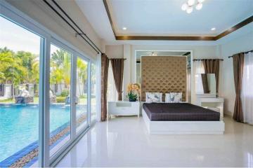 Pool Villa Sattahip for sale, good location, corner house, lots of space. - 92001013-289