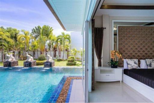 Pool Villa Sattahip for sale, good location, corner house, lots of space. - 92001013-289