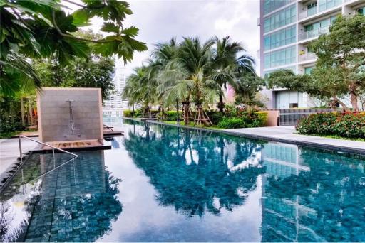 For Sale Best Price : Stunning 3BR Riverside Condo at The River, Charoennakorn 13