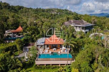 3 bedrooms Stunning Sea View  Luxury Villa  in Layan Beach