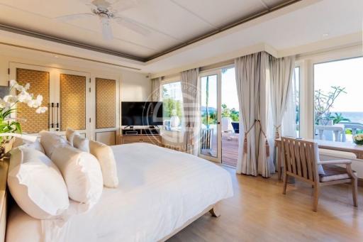 3 bedrooms Stunning Sea View  Luxury Villa  in Layan Beach