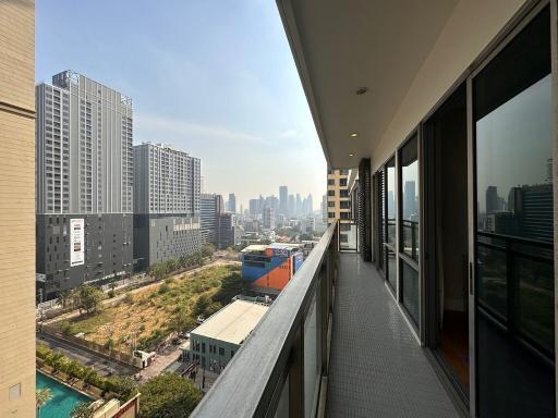 2-bedroom modern condo for sale in Phromphong area