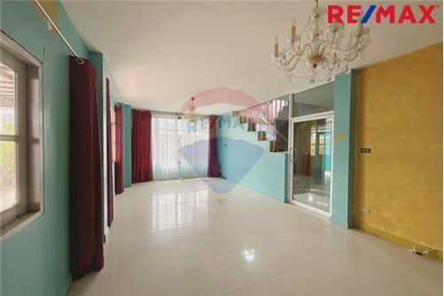 140 Sqm., 3 Beds Townhouse listed for ฿ 3,500,000.