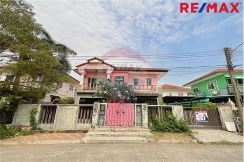 140 Sqm., 3 Beds Townhouse listed for ฿ 3,500,000.